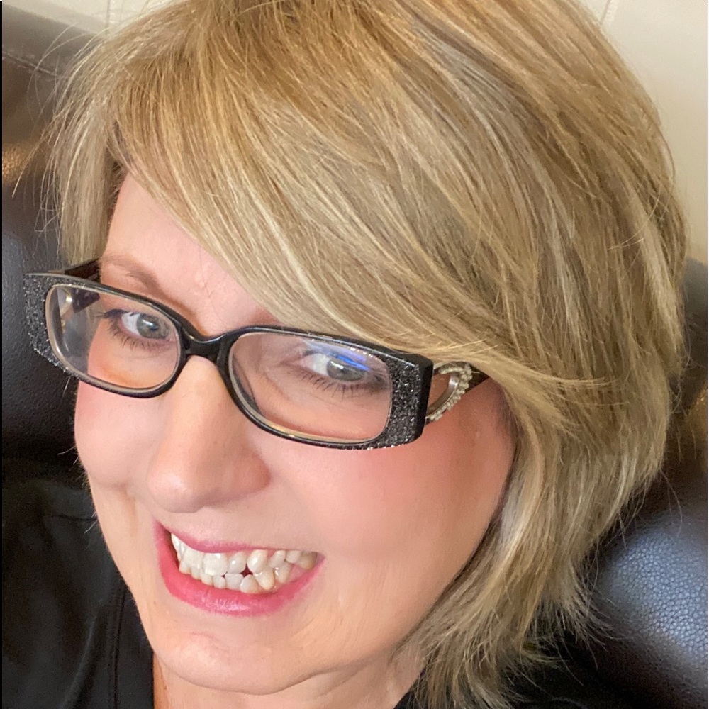 Meet your Posher, Kimberly
